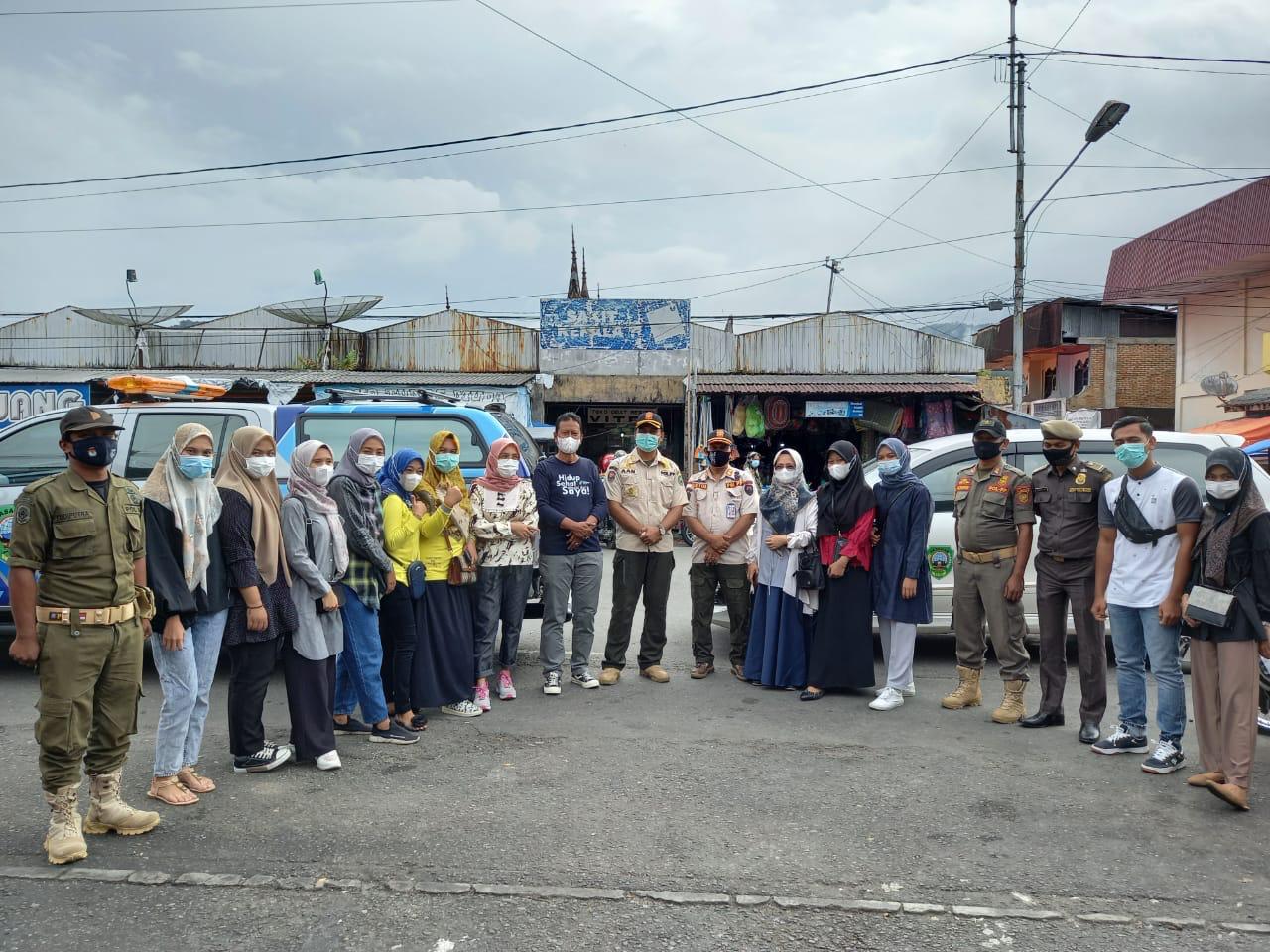 Pembagian Masker di Pasar Lama Lubuk Sikaping